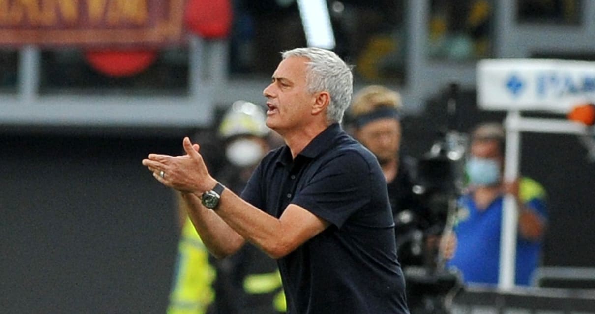 Roma, la conferenza stampa di Mourinho: svelato chi scende in campo contro il Cagliari