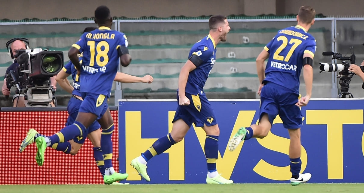 Verona Lecce, le pagelle: i gialloblu conquistano i tre punti al Bentegodi e si rilanciano nella lotta salvezza 